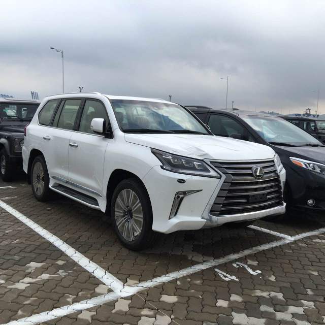 lexuslx570